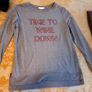 Relaxed grey sweatshirt with burgandy stitching "Time to Wine Down", sz L